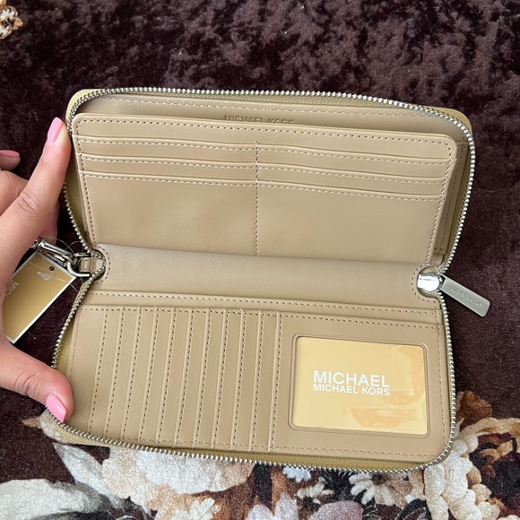 MICHAEL KORS Leather Camel Crocodile Embossed Continental Wristlet Wallet NWT - Picture 10 of 15